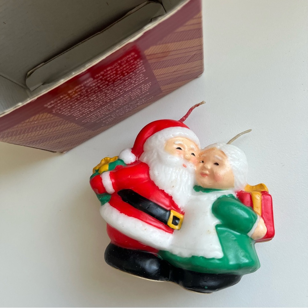 VTG NEW Avon Mr & Mrs Santa Clause 2 Wick Wax Candle - Christmas